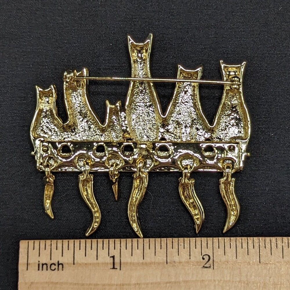 Vintage Signed AJC Cat Brooch Gold-Tone With Moving Tails Green Eyes Pin Jewelry - Picture 2 of 3
